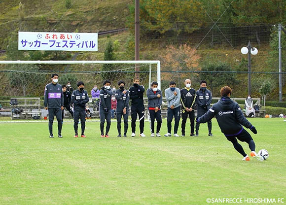 安芸高田市 ふれあいサッカー教室の様子